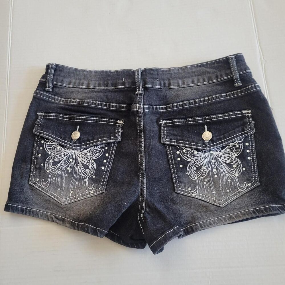 Women's Black jorts with gemstone and design M nwot